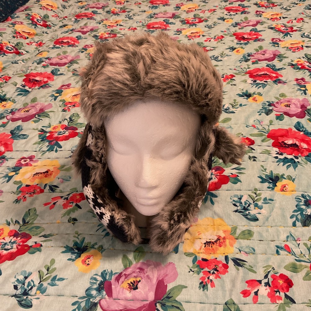 Navy Blue White Fair Isle Knit Trapper Hat Faux Fur Trim Aviator Winter Cap